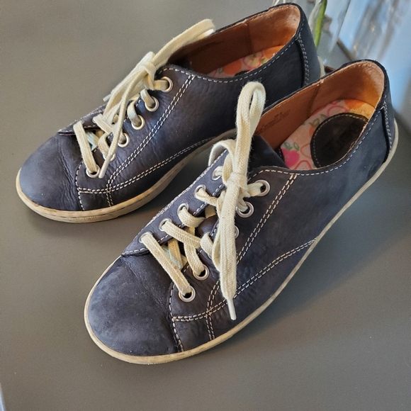 Born Shoes - ⚜💙⚜BORN  Sneakers 6M